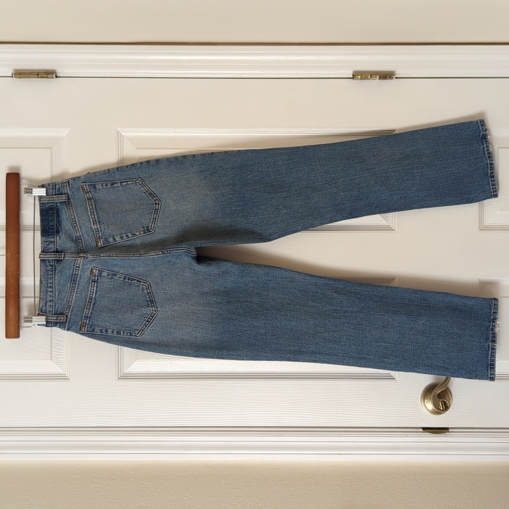 Abercrombie & Fitch Distressed Ankle Straight Ultra High Rise Curve Love Jeans - Picture 4 of 15